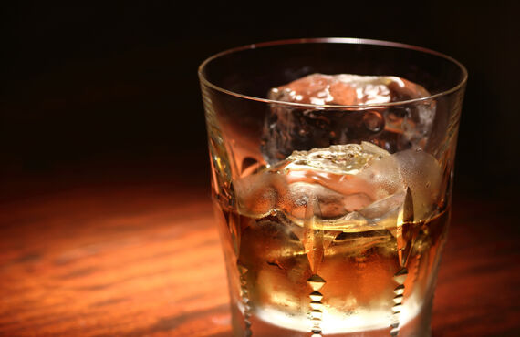 スモーキーな香りが個性的なラフロイグ |  武蔵小杉でテイクアウトするTHE BAR Second flow